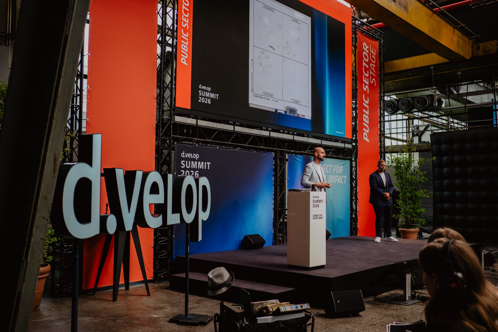dvelop-summit-communityday_public-sector-stage-dvelop-logo