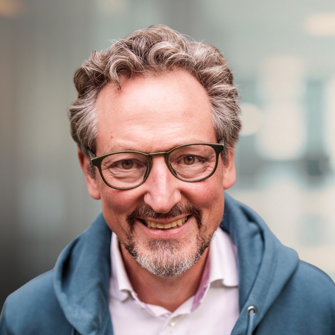 dvelop-summit-2026-speaker_dr-eckart-von-hirschhausen