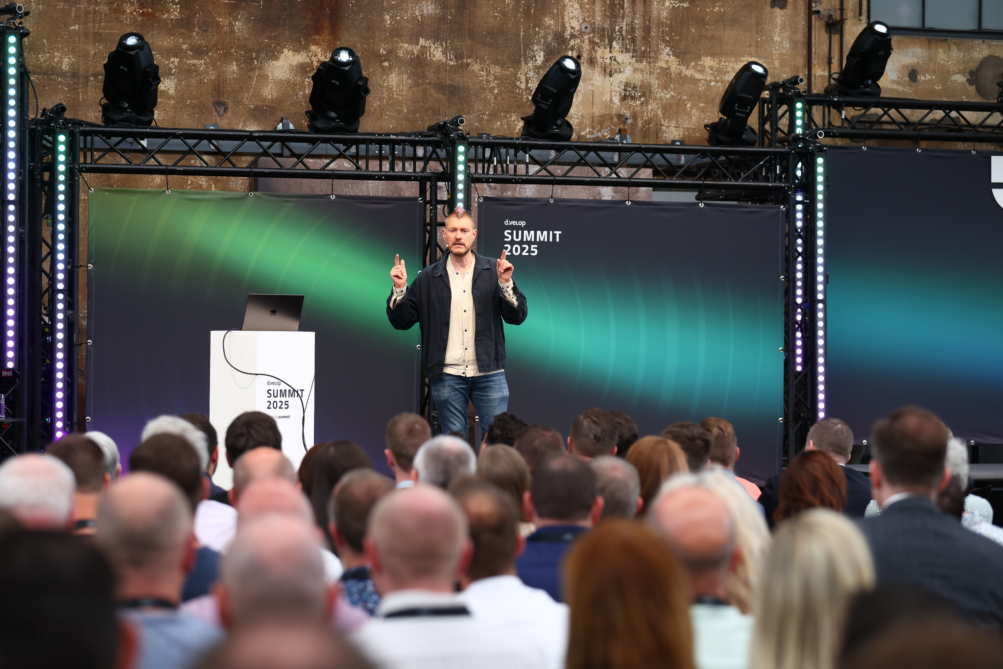 lobo-on-stage-summit-2025